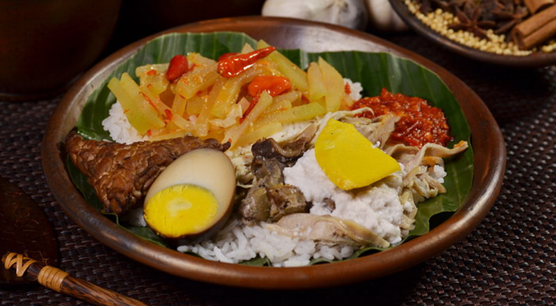 makanan asli khas daerah solo yaitu