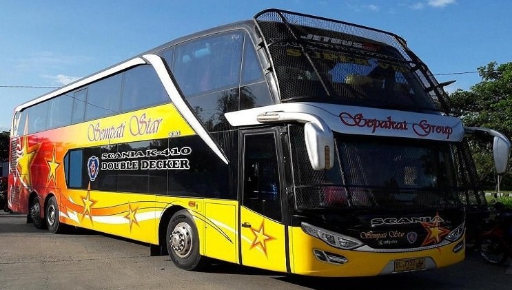 bus pariwisata solo