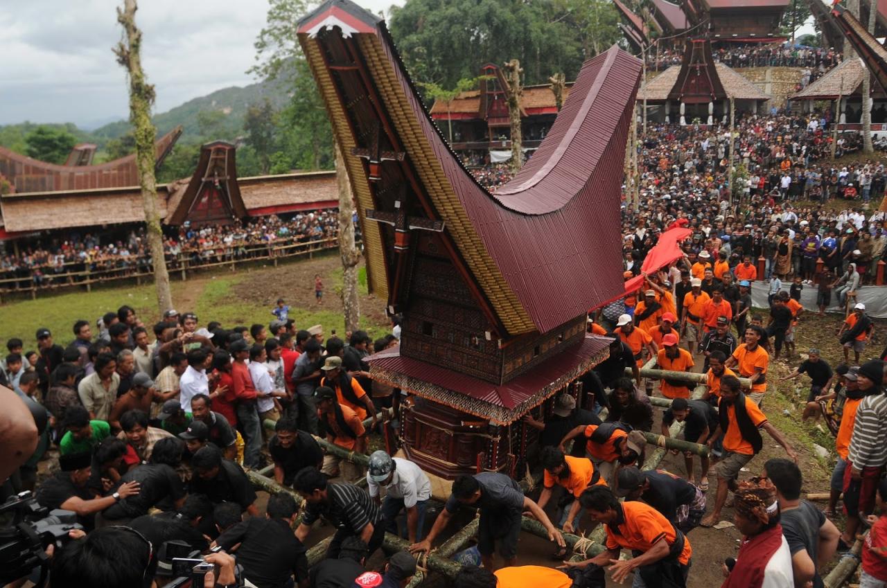 tradisi rambu solo di toraja