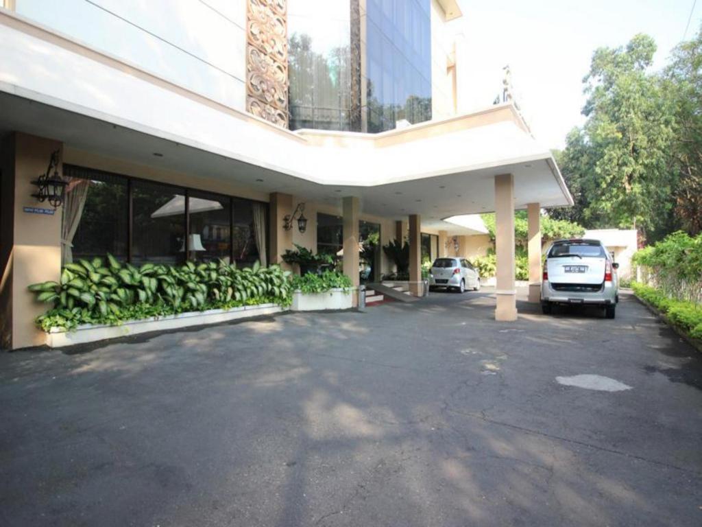 hotel reddoorz solo slamet riyadi