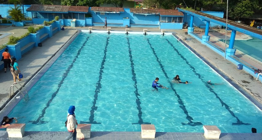 kolam renang solo