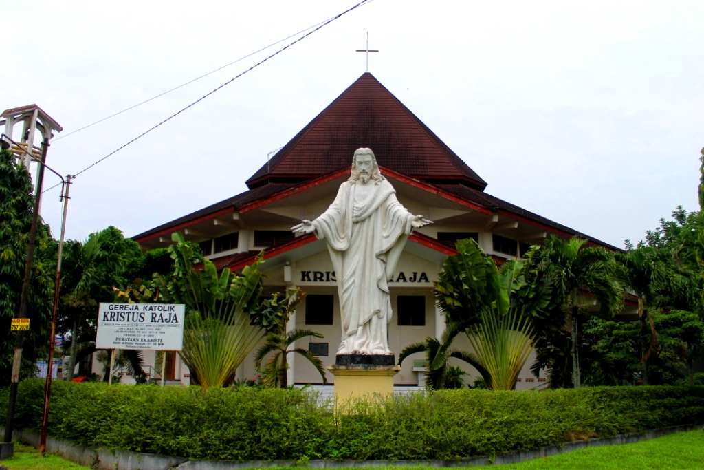 gereja katolik kristus raja solo baru
