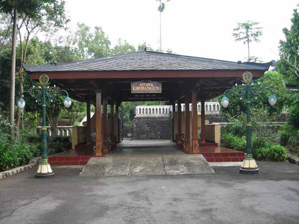 astana giribangun karanganyar