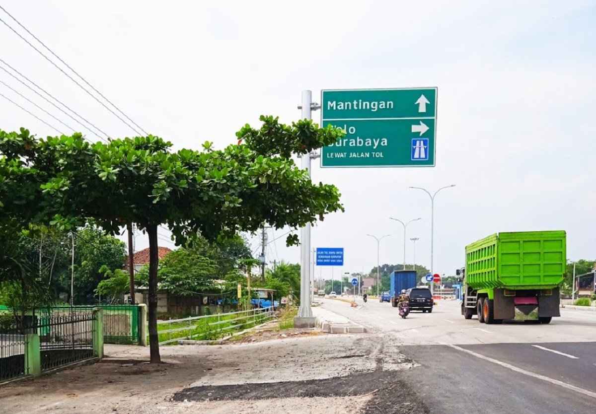 Pintu masuk Tol Sragen