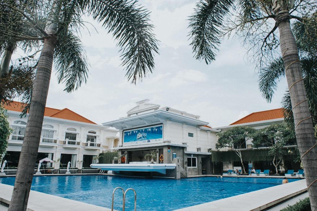 The Adhiwangsa Hotel Solo