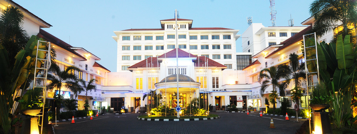 hotel ramada solo angker