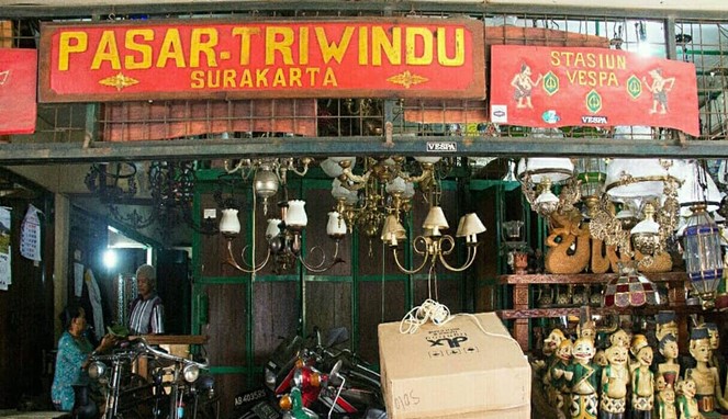 pasar barang antik solo