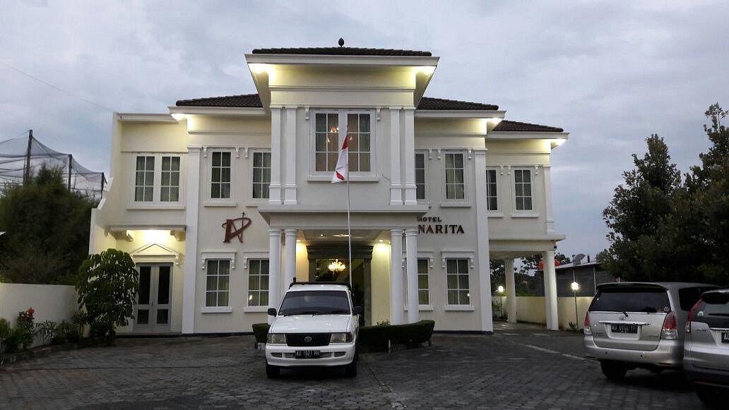 hotel narita solo
