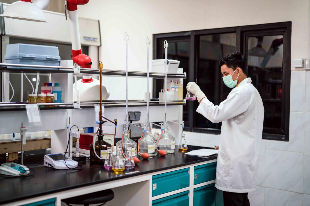 fasilitas laboratorium petrokimia gresik