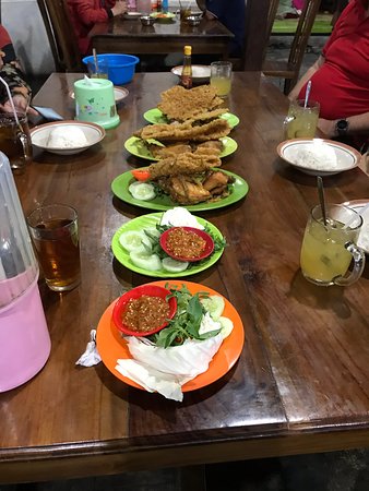ayam goreng mas anto karanganyar