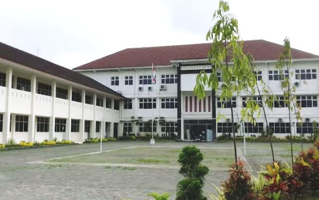 kampus di wonogiri